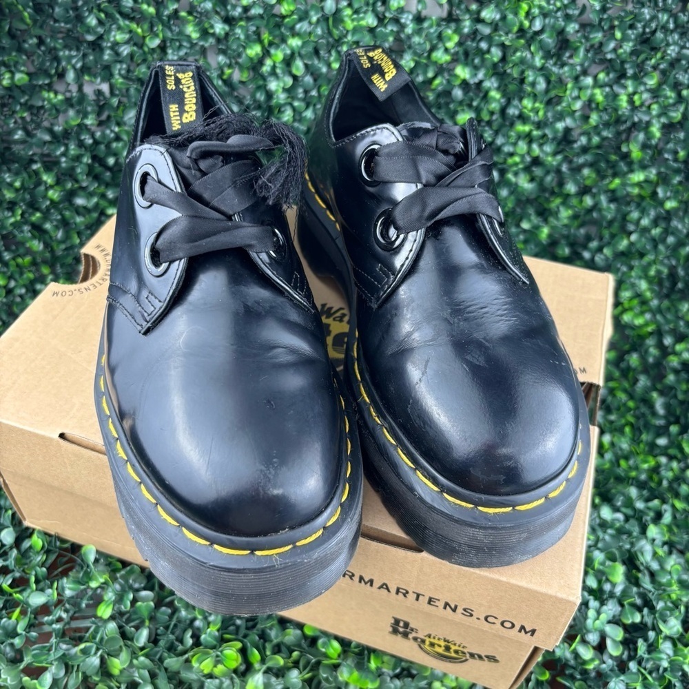 DR.MARTENS HOLLY PLATFORM OXFORDS OVERSIZED SATIN LACES
SIZE 7 Woman